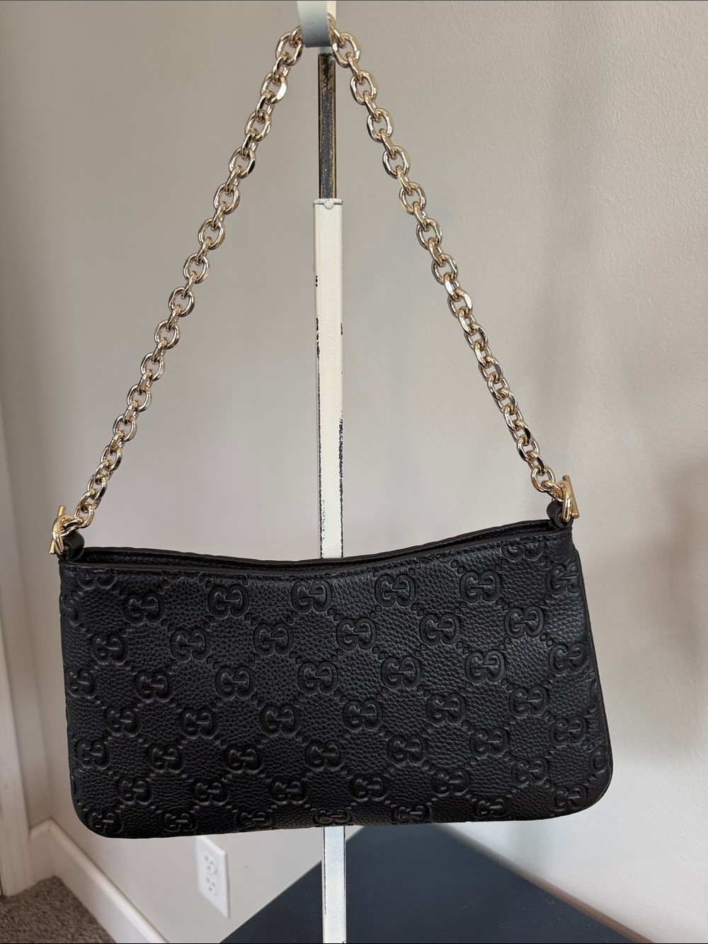 Designer Inspired Black Embossed Leather Chain-Handle Shoulder/cross body bag